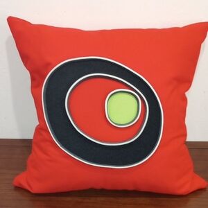 Anne Kyyro Quinn Wool & Felt Target Throw Pillow Cushion Red 2007 20" X 20" X 8"